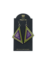 画像をギャラリービューアに読み込む, Maple XO / Triangle Earrings