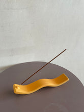 画像をギャラリービューアに読み込む, Ceramic Wave Incense Tray
