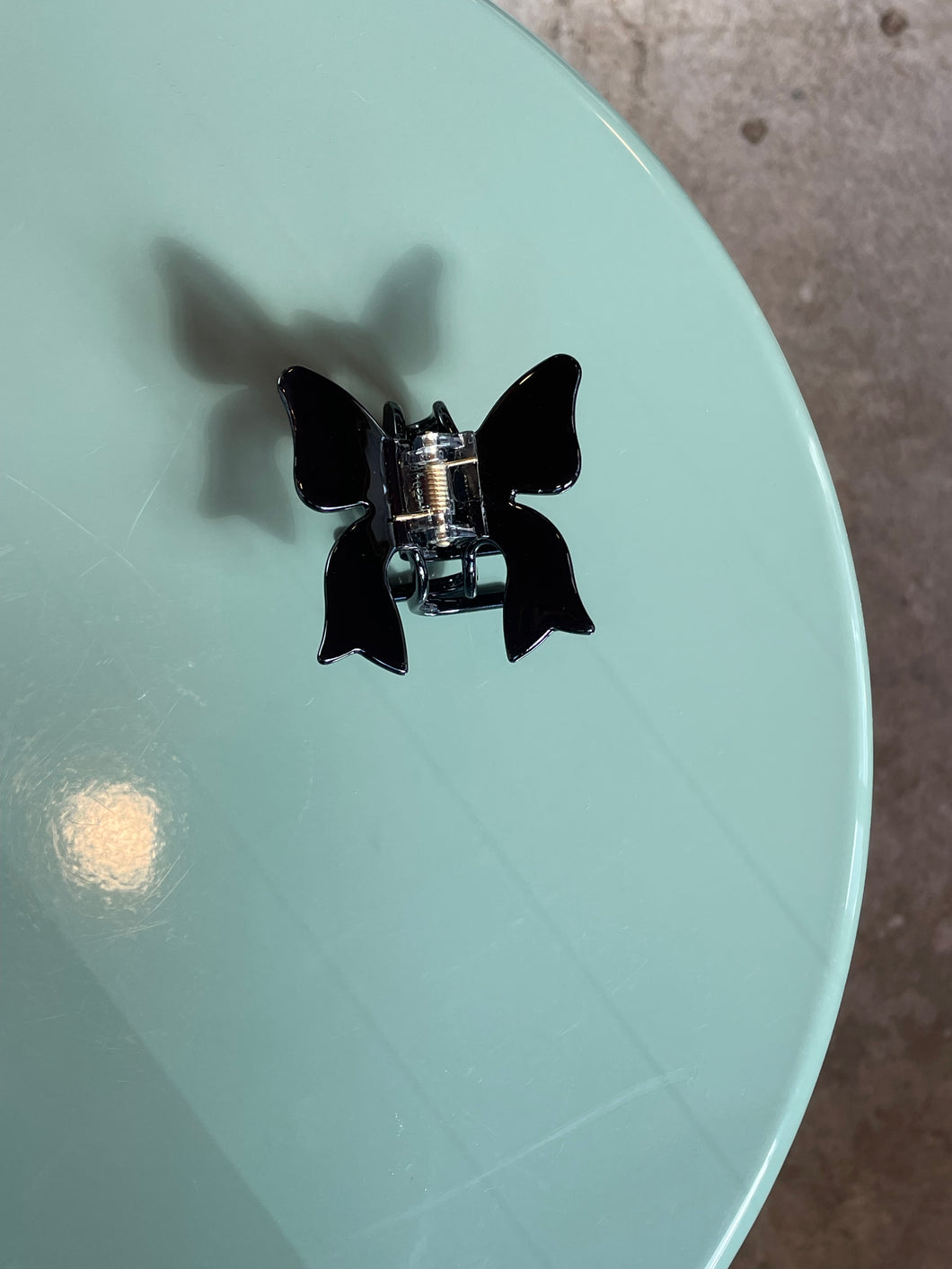 Black Ribbon Clip  / The Birthday Club