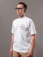 画像をギャラリービューアに読み込む, Read More Photobooks Shirt / Deadbeat Club
