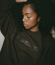 画像をギャラリービューアに読み込む, Monogram Crewneck Shirt  Brown/Brown / Friend Editions

