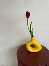 画像をギャラリービューアに読み込む, Triangle Vase
