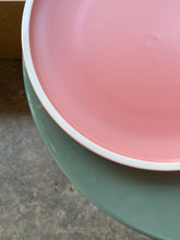 画像をギャラリービューアに読み込む, Light Maroon Rim Ceramic Plate
