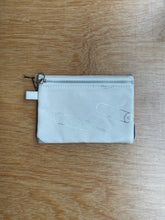 画像をギャラリービューアに読み込む, TEMBEA  / FLAT POUCH MEDIUM PRINT
