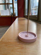 画像をギャラリービューアに読み込む, Incense Burner / EKUA CERAMICS
