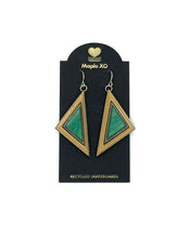 画像をギャラリービューアに読み込む, Maple XO / Triangle Earrings

