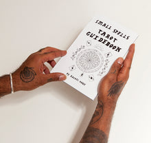 画像をギャラリービューアに読み込む, Small Spells/ Black&amp;White Tarot Deck Set
